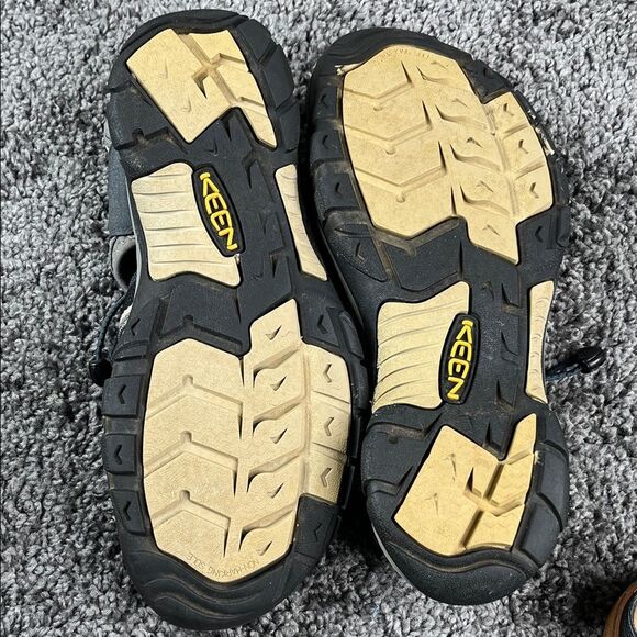 Keen Newport Men’s gray, blue and black waterproof Hiking Sandals main image 13